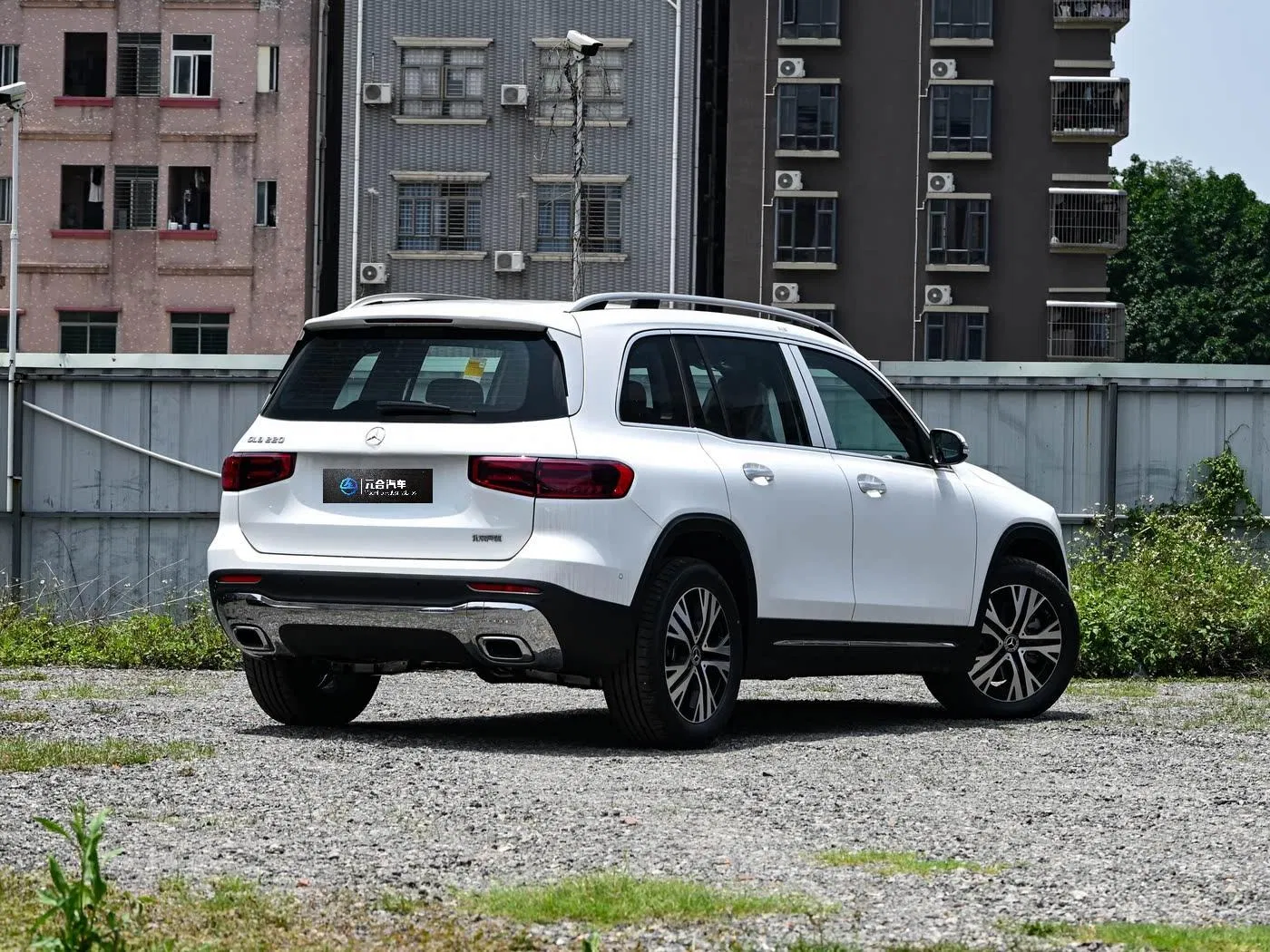 2025 Benz GLB200 vehicle photo 3