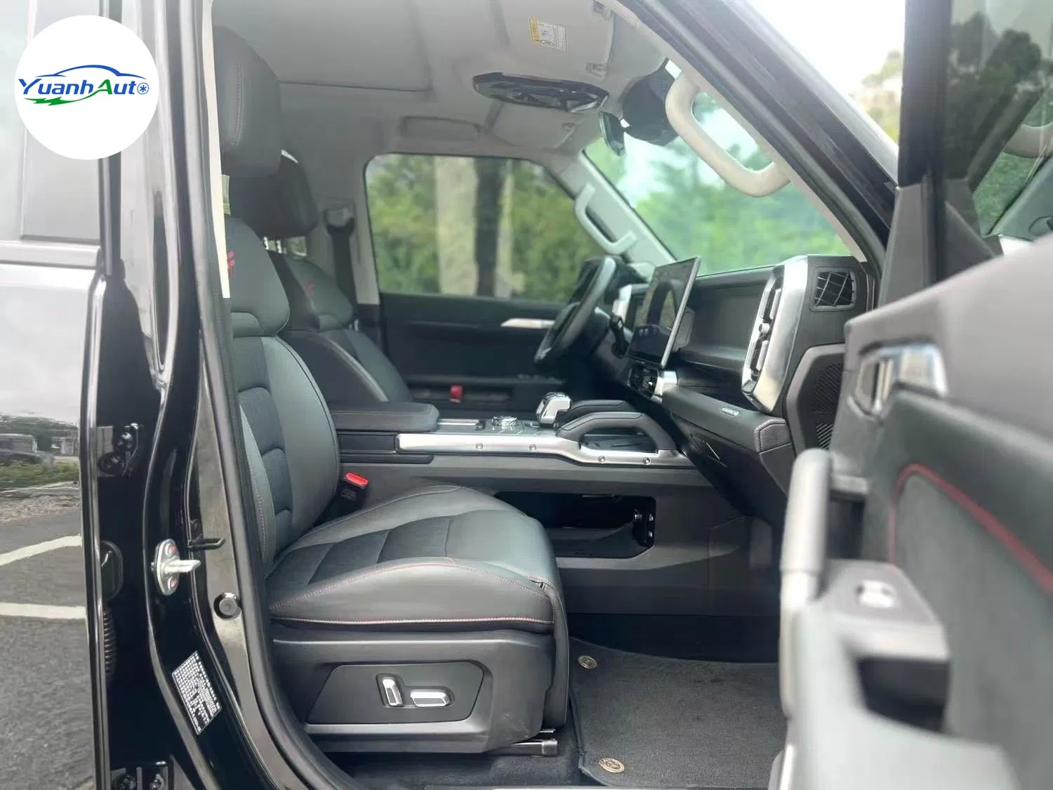 2024 Jetour Traveler C-DM 2.0T Hybrid SUV — source image 18