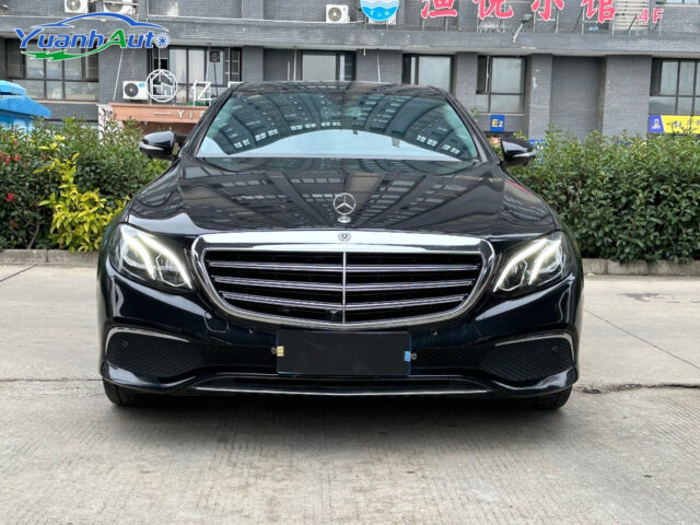 2019 E 300 L vehicle photo 1