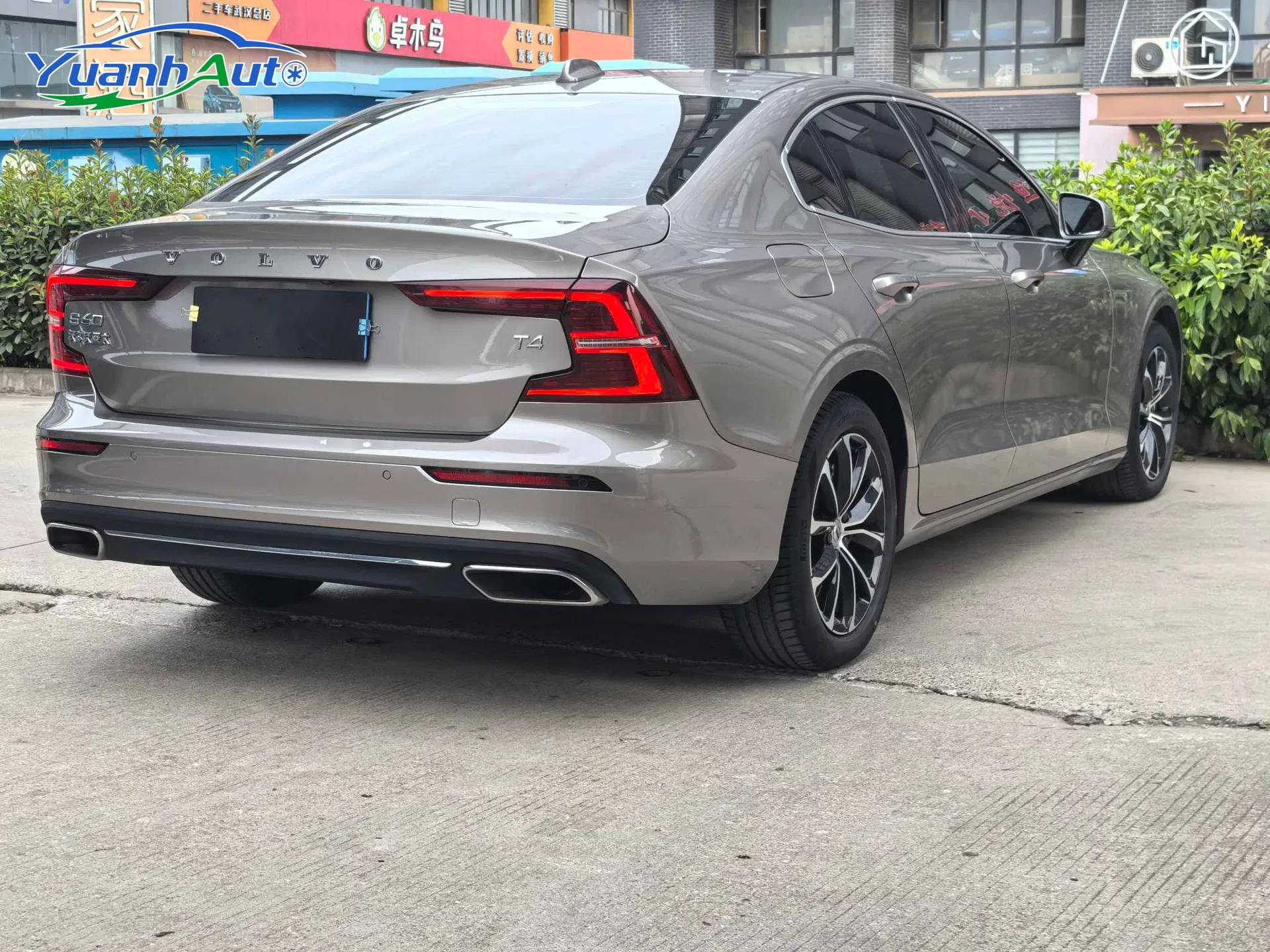 2021 Volvo S60 Petrol Sedan — source image 12