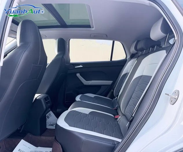 Volkswagen Thrau Petrol SUV — source image 16