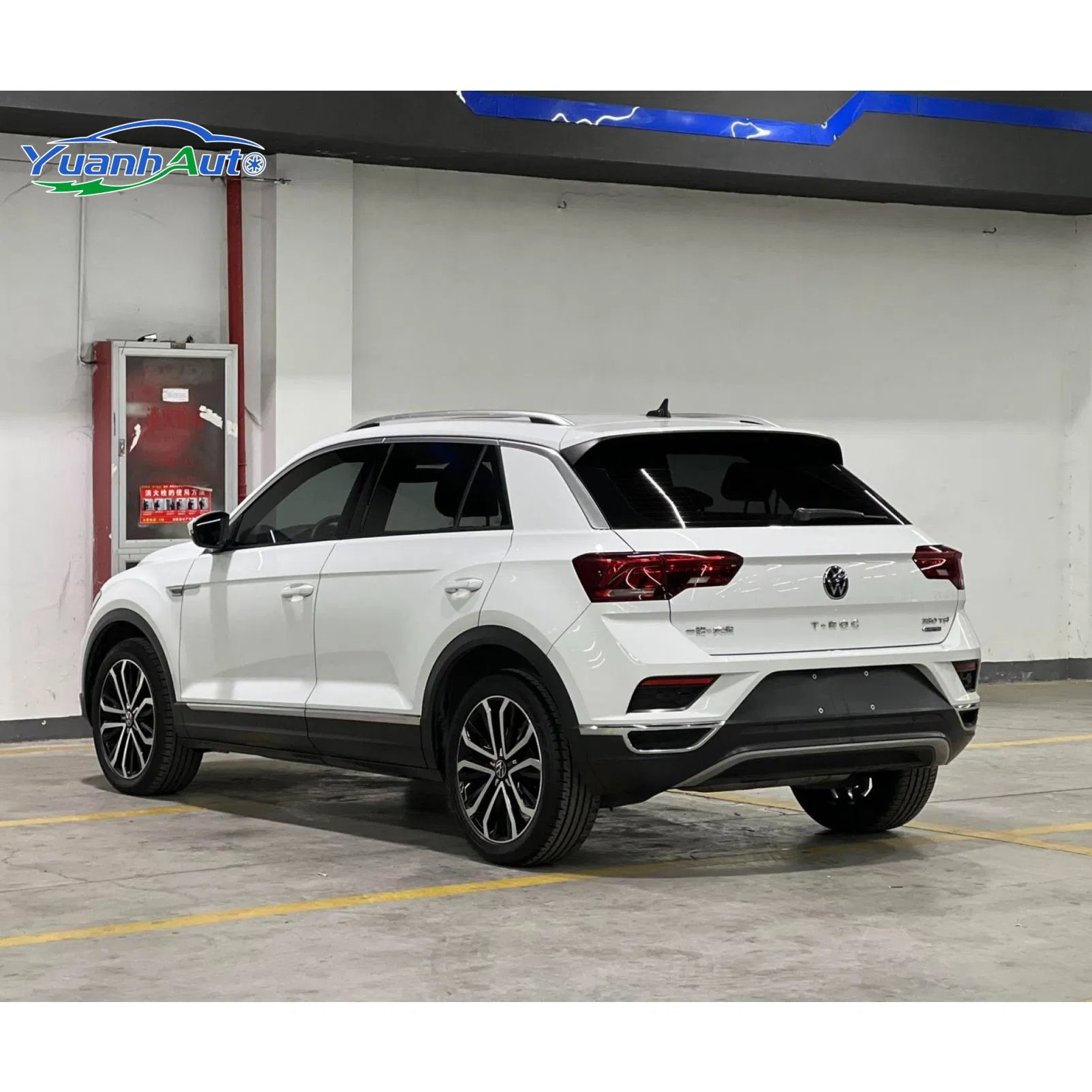 2021 T-ROC vehicle photo 4