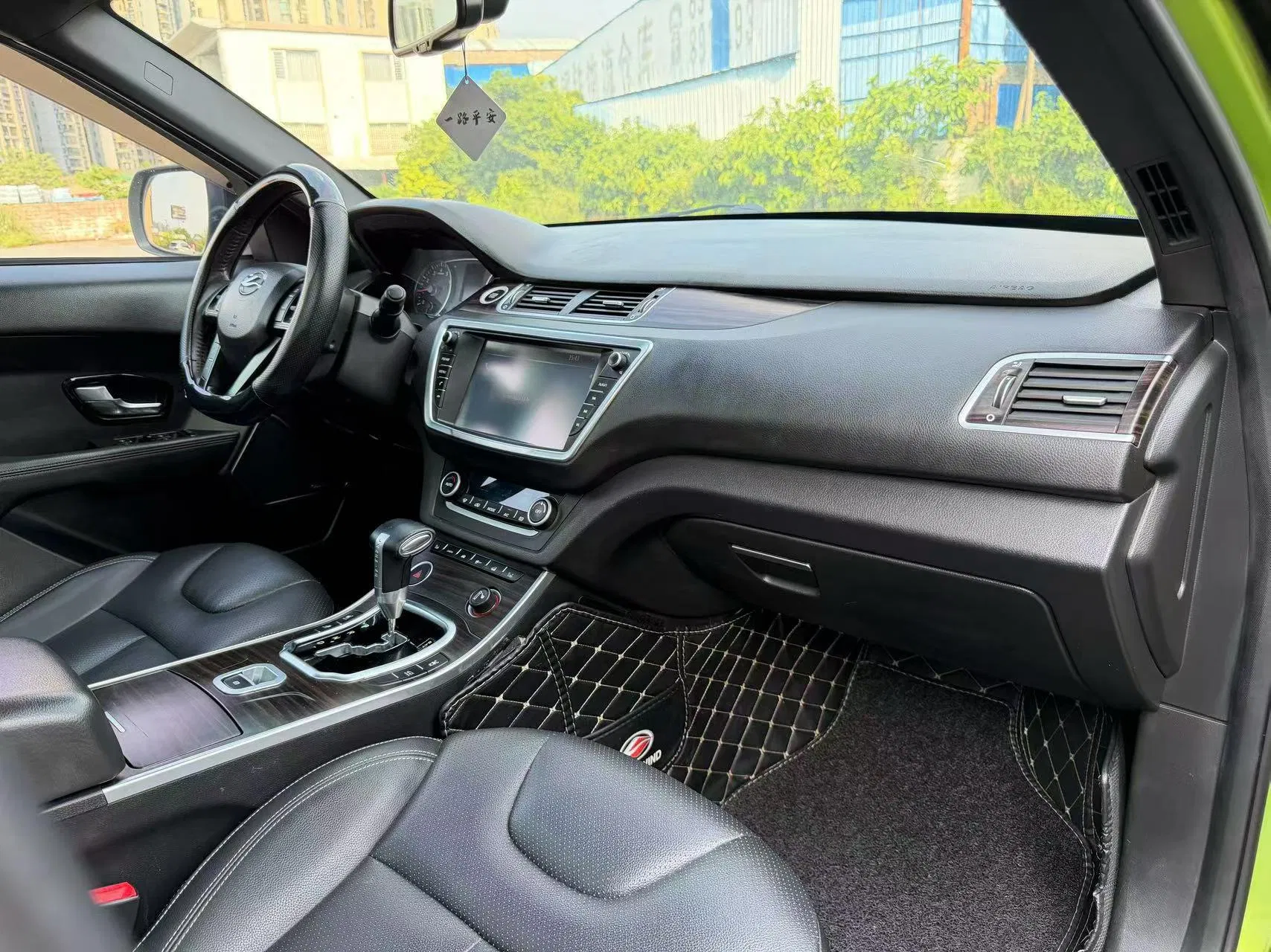 Landwind X7 2.0T Petrol SUV — source image 13