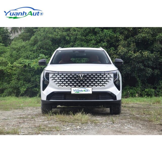Changan CS55 PLUS vehicle photo 1
