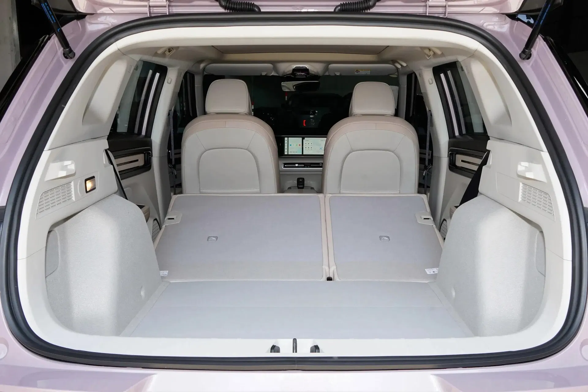 Geely ICON Petrol SUV — source image 10