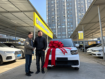 2024 New Wuling Bingo Mini Electric Car for Adults 200km Range Pure Electric EV with Lithium Battery Small New Energy Vehicle