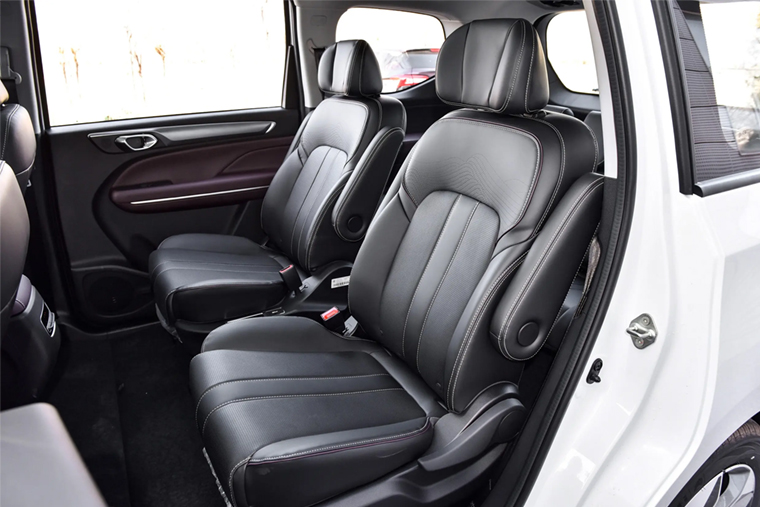 New Petrol Car China Compact MPV GAC Trumpchi M6 Pro 270T Cheap Gasoline Car 7 Seats