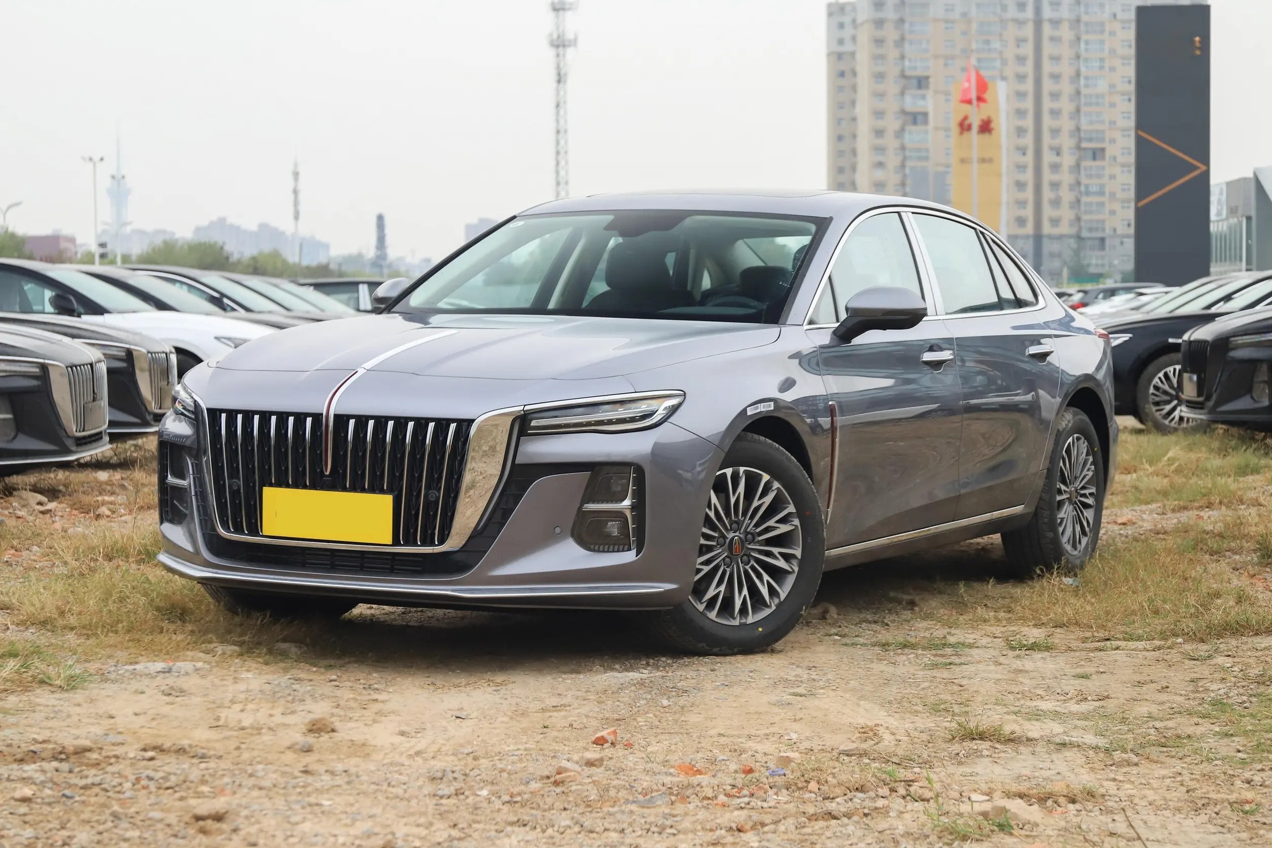 2025 Hongqi H5 2.0t Automatic Zhilian Flag Open Version 4 Door 5 Seat Sedan Large Space Long Endurance Fuel Vehicle