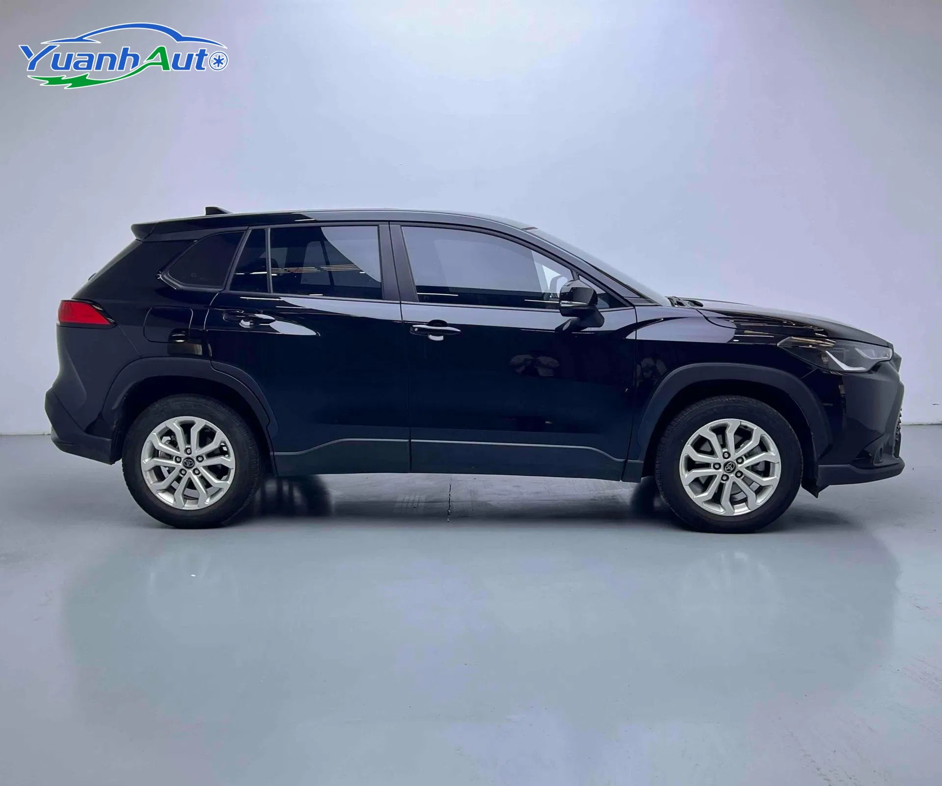 Used To yota Fortuner 2024 Model 2.0L CVT Elite Plus Edition Fuel SUV Vehicle Car