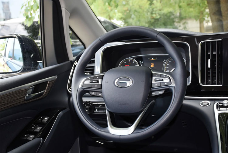 2024 GAC Trumpchi M8 MPV Véhicule à essence Voitures à carburant moyennes et grandes MPV
