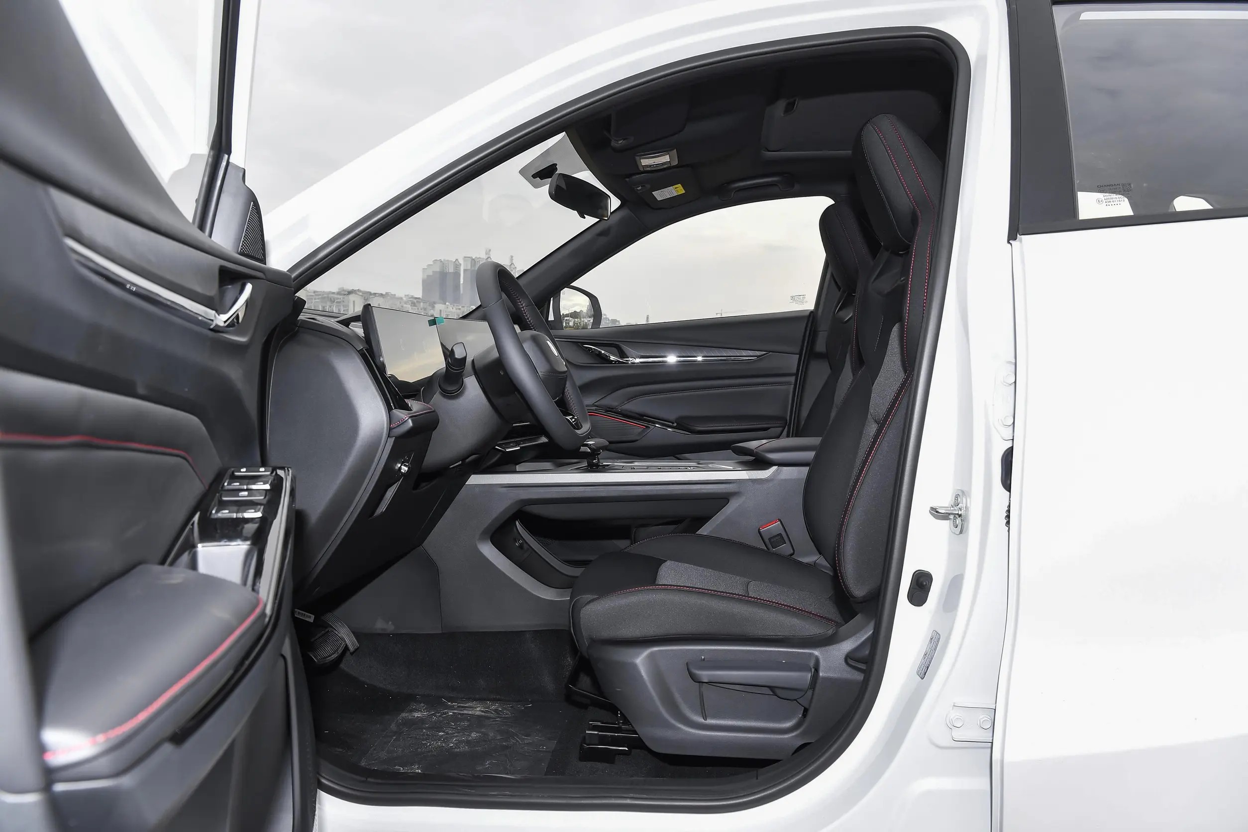 2025 Changan X5 Plus 1.5T DCT Pioneer Edition 5-Door 5-Seats SUV New Compact SUV Gasoline Car Oshan X5 Used Car Available