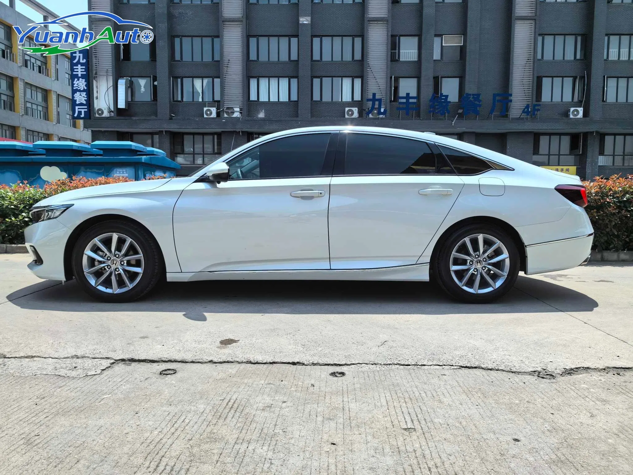 2022 Used Honda Accord Sedan Spacious Interior Fuel Efficient Smooth Driving Gasoline Vehicle Petrol Car