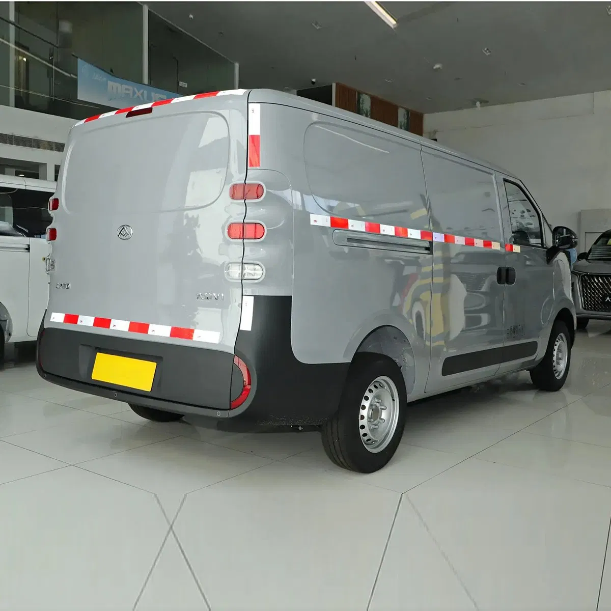 Saic Maxus Dana V1+ 2025 Model 42kwh Electric Cargo Van Electric Vehicle