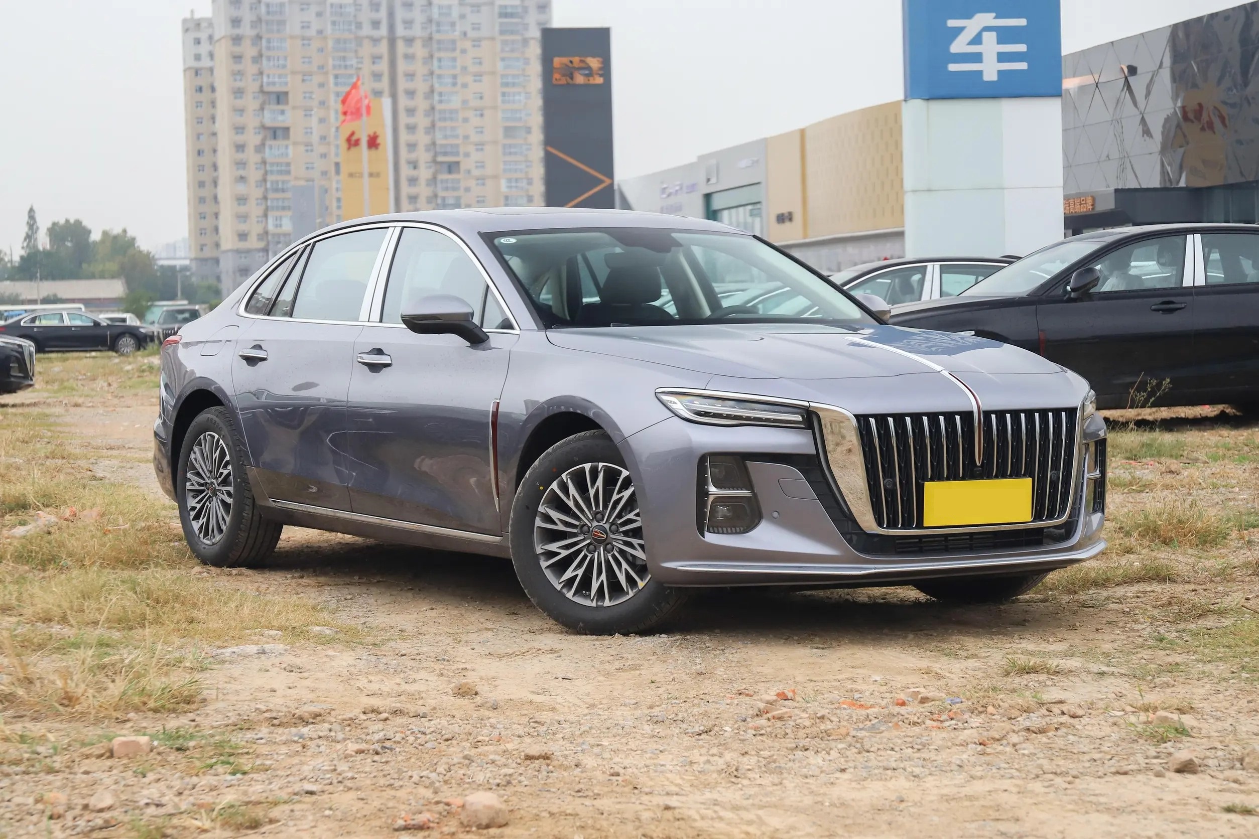 2025 Hongqi H5 2.0t Automatic Zhilian Flag Open Version 4 Door 5 Seat Sedan Large Space Long Endurance Fuel Vehicle