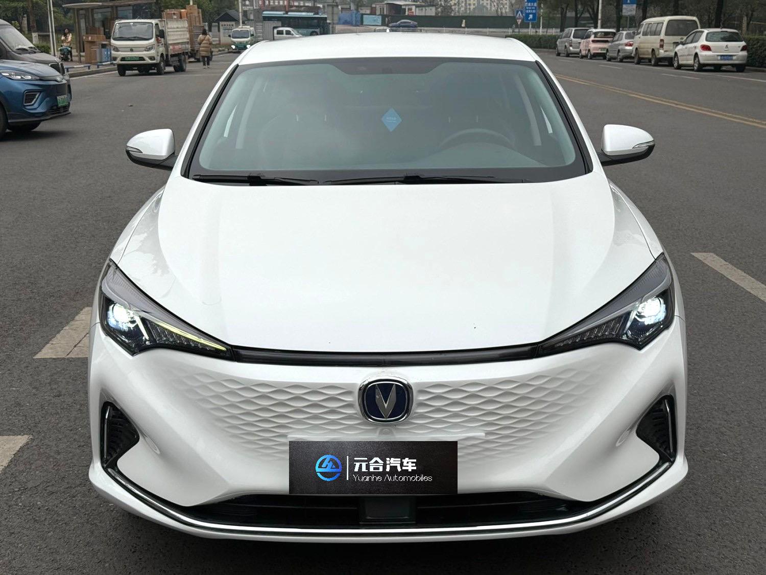 Changan Eado EV460 Sedán de Nueva Energía Eléctrico