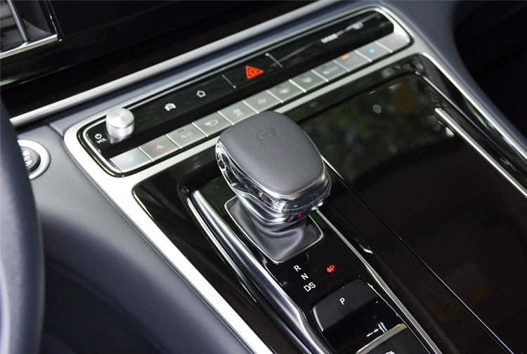 2024 GAC Trumpchi M8 MPV Véhicule à essence Voitures à carburant moyennes et grandes MPV