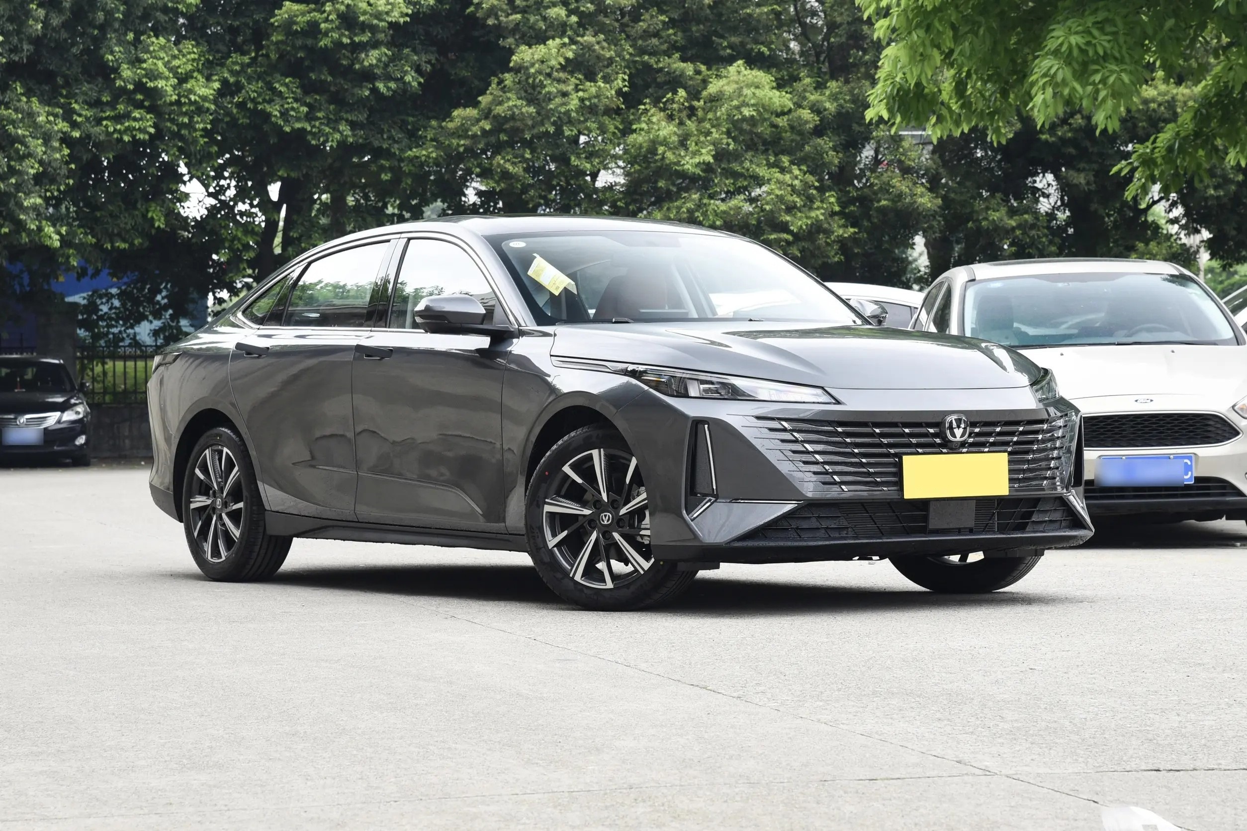 Hot Sale New Car 2024 Changan Eado Plus 2024 1.5t Cheap Gasoline Cars Changan Ev Changan Eado Family Car