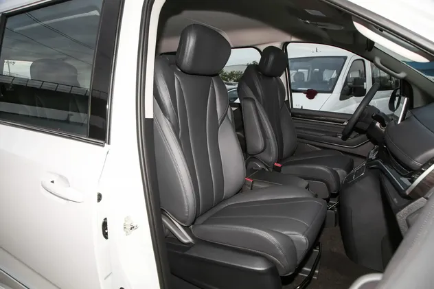 Saic Maxus G10 Max 2025 Model 2.0t Gasoline MPV Gasoline Vehicle