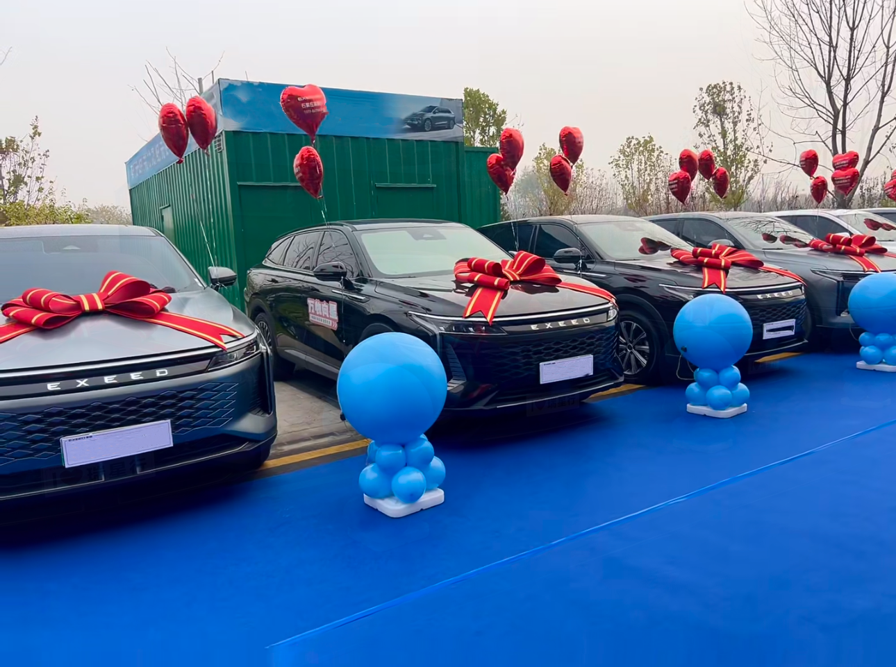 2024 New Wuling Bingo Mini Electric Car for Adults 200km Range Pure Electric EV with Lithium Battery Small New Energy Vehicle