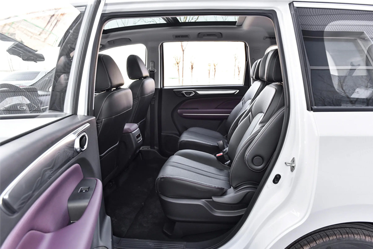 New Petrol Car China Compact MPV GAC Trumpchi M6 Pro 270T Cheap Gasoline Car 7 Seats