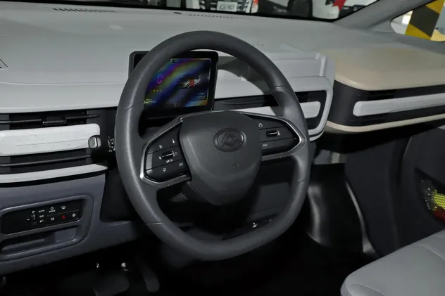 Saic Maxus Dana V1+ 2025 Model 42kwh Electric Cargo Van Electric Vehicle