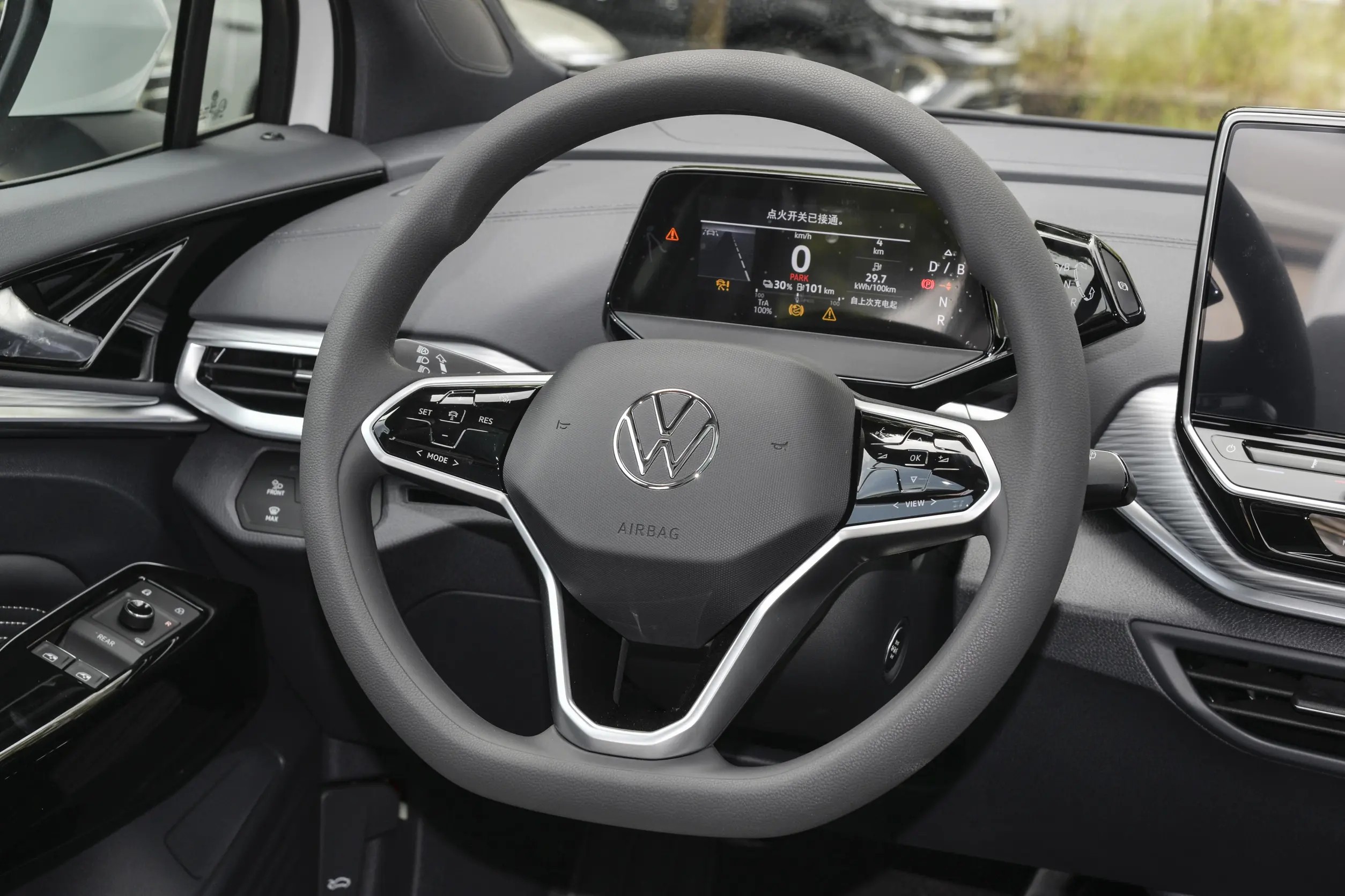 VW ID4 Crozz SUV eléctrico de 4 ruedas, duradero, edición Pro de largo alcance de 600 km, 2024.