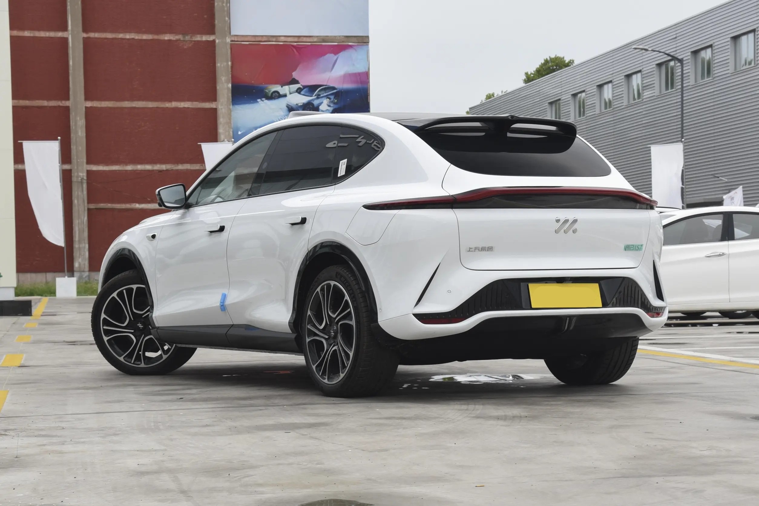 2024 New Cars Zhiji IM LS7 Ev Luxury Electric Sports SUV High Performance Car with New Energy Resources Made in China