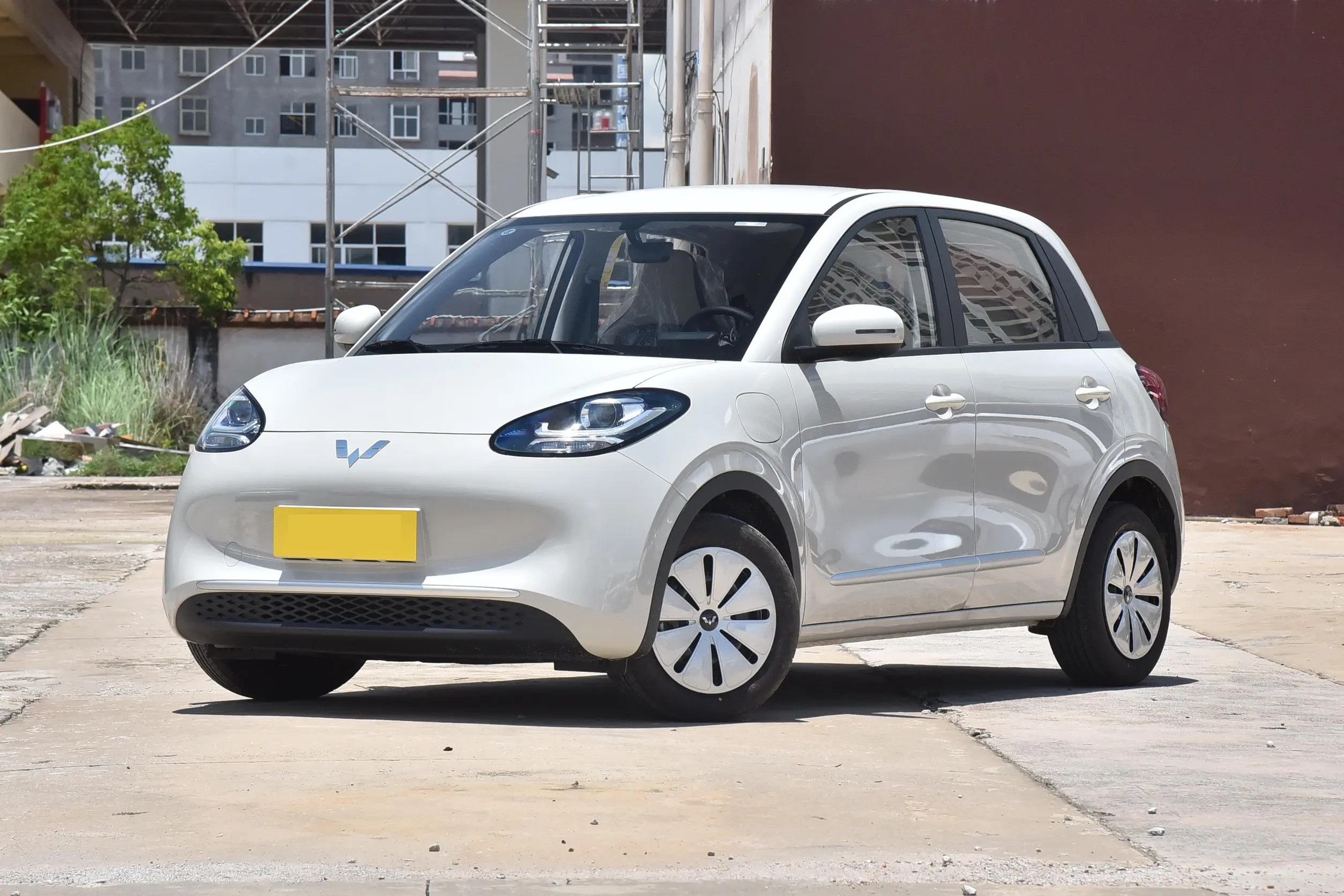 2024 New Wuling Bingo Mini Electric Car for Adults 200km Range Pure Electric EV with Lithium Battery Small New Energy Vehicle