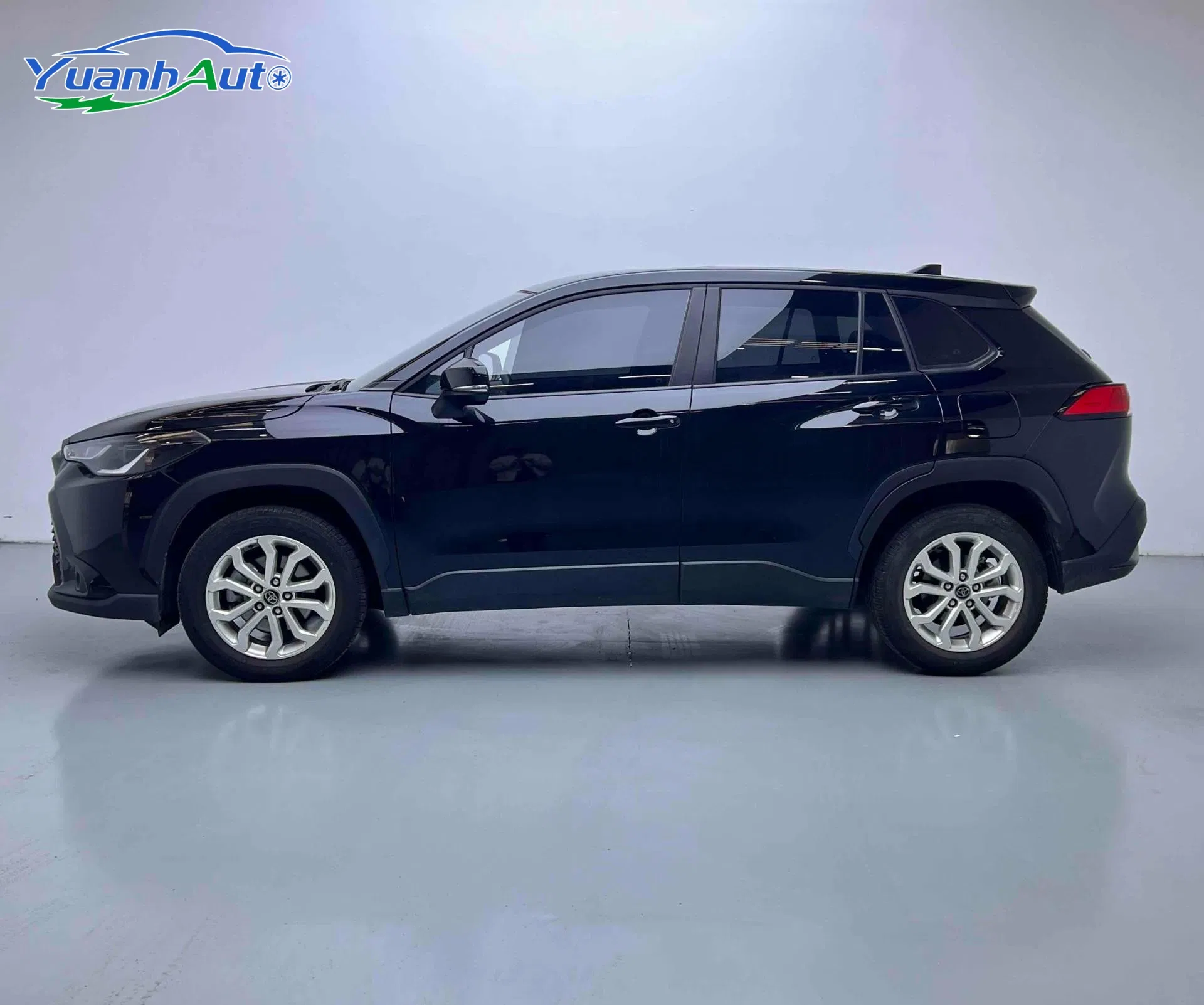 Used To yota Fortuner 2024 Model 2.0L CVT Elite Plus Edition Fuel SUV Vehicle Car
