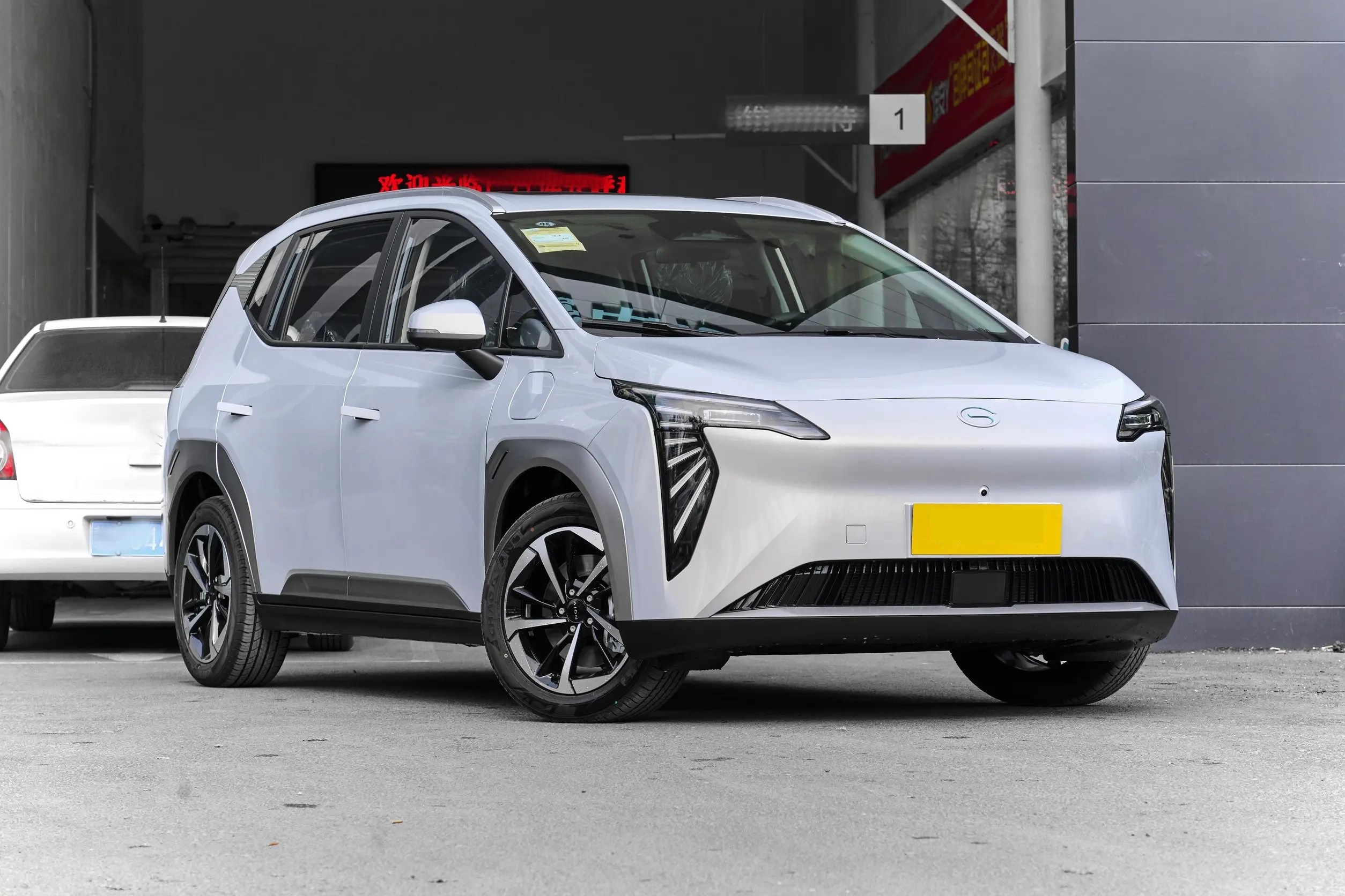 New Model Aion Y 2024 Younger 49.75 Kwh New Energy Vehicle Pure Electric Ev Car for Gac Aion Y Younger