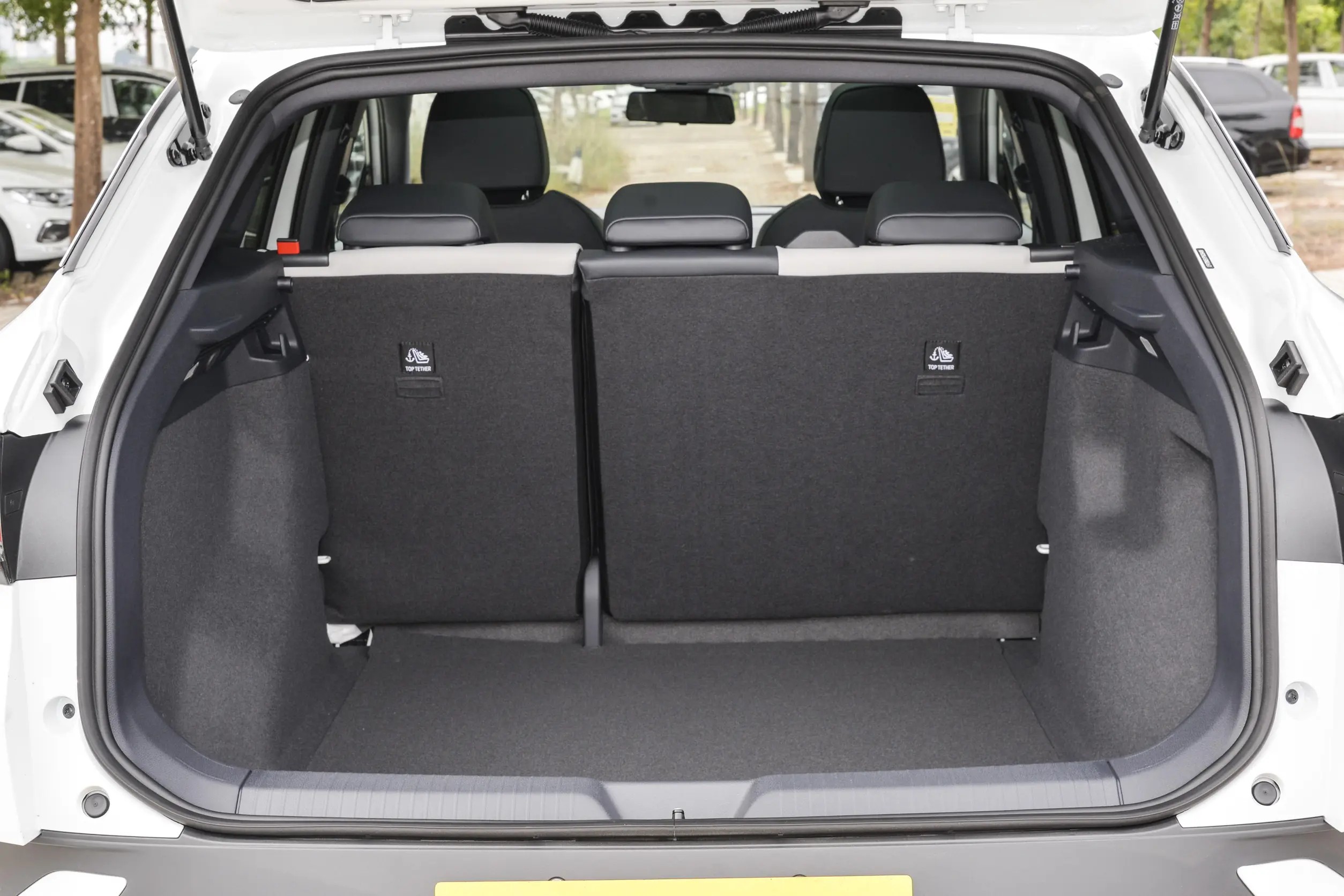 VW ID4 Crozz SUV eléctrico de 4 ruedas, duradero, edición Pro de largo alcance de 600 km, 2024.