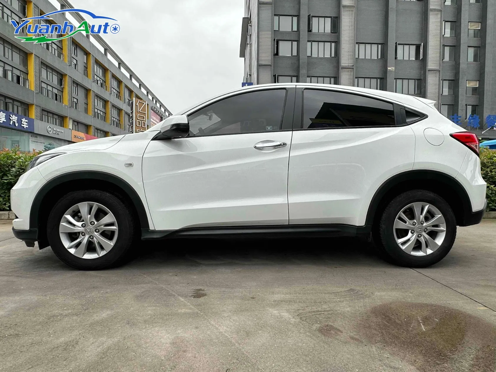 Honda Vezel SUV 2015 Used Fuel Efficient Gasoline Auto Vehicle Petrol Car
