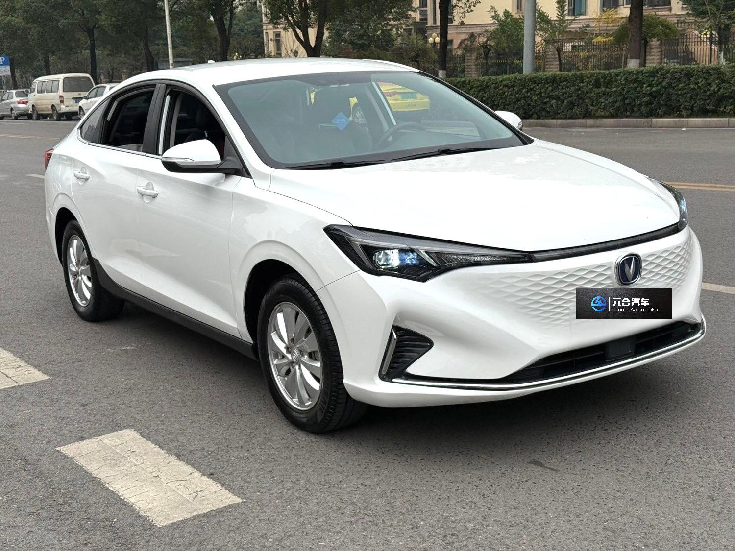 Changan Eado EV460 Sedán de Nueva Energía Eléctrico