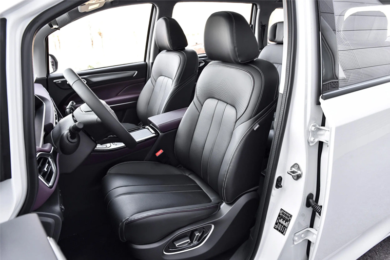 New Petrol Car China Compact MPV GAC Trumpchi M6 Pro 270T Cheap Gasoline Car 7 Seats