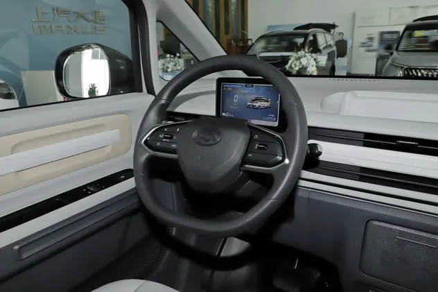 Saic Maxus Dana V1+ 2025 Model 42kwh Electric Cargo Van Electric Vehicle