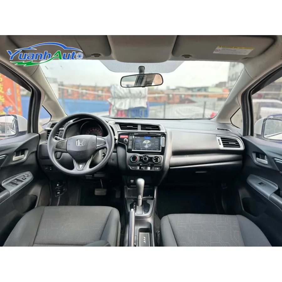 Honda Fit d'occasion, modèle 2015, 1,5 L LX CVT, voiture confort à deux compartiments