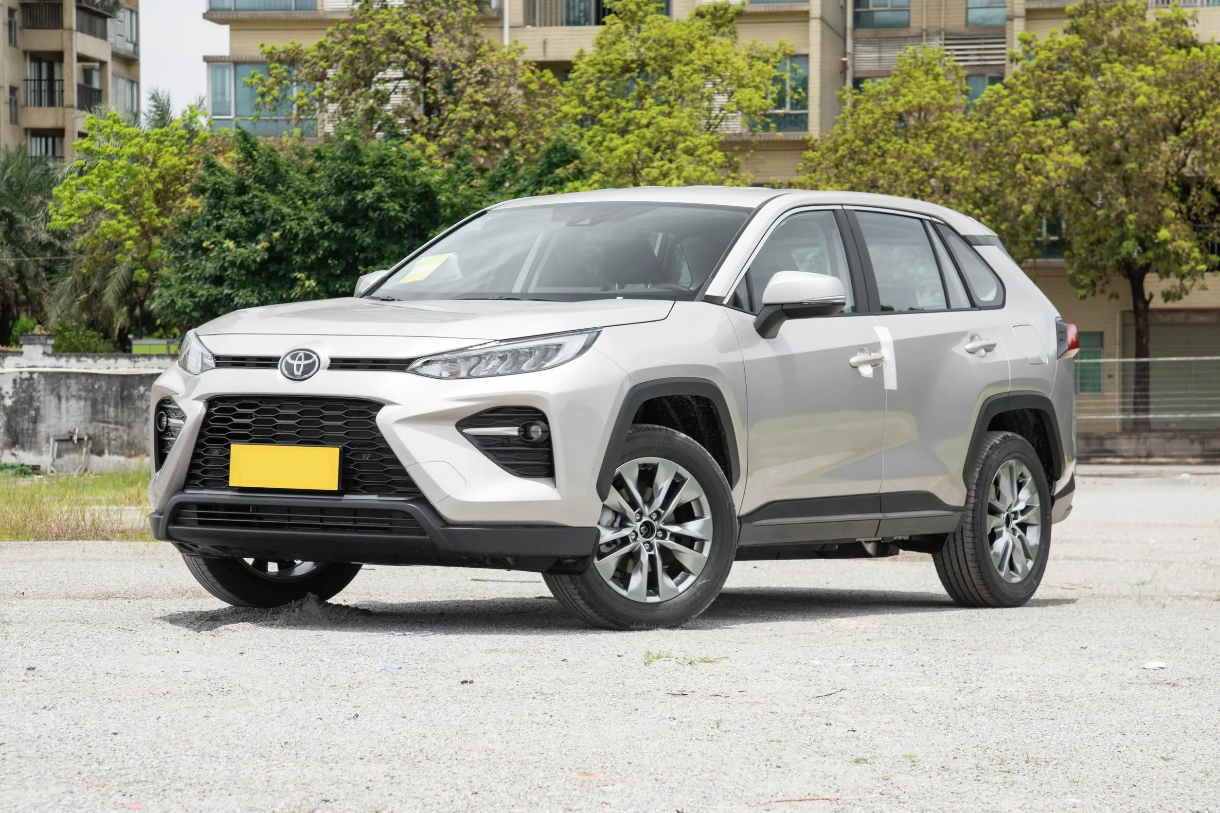 2024 Toyotas Wildlander 5-Seater Hybrid Electric Car with Panoramic Sunroof Compact SUV 180km/h High Speed
