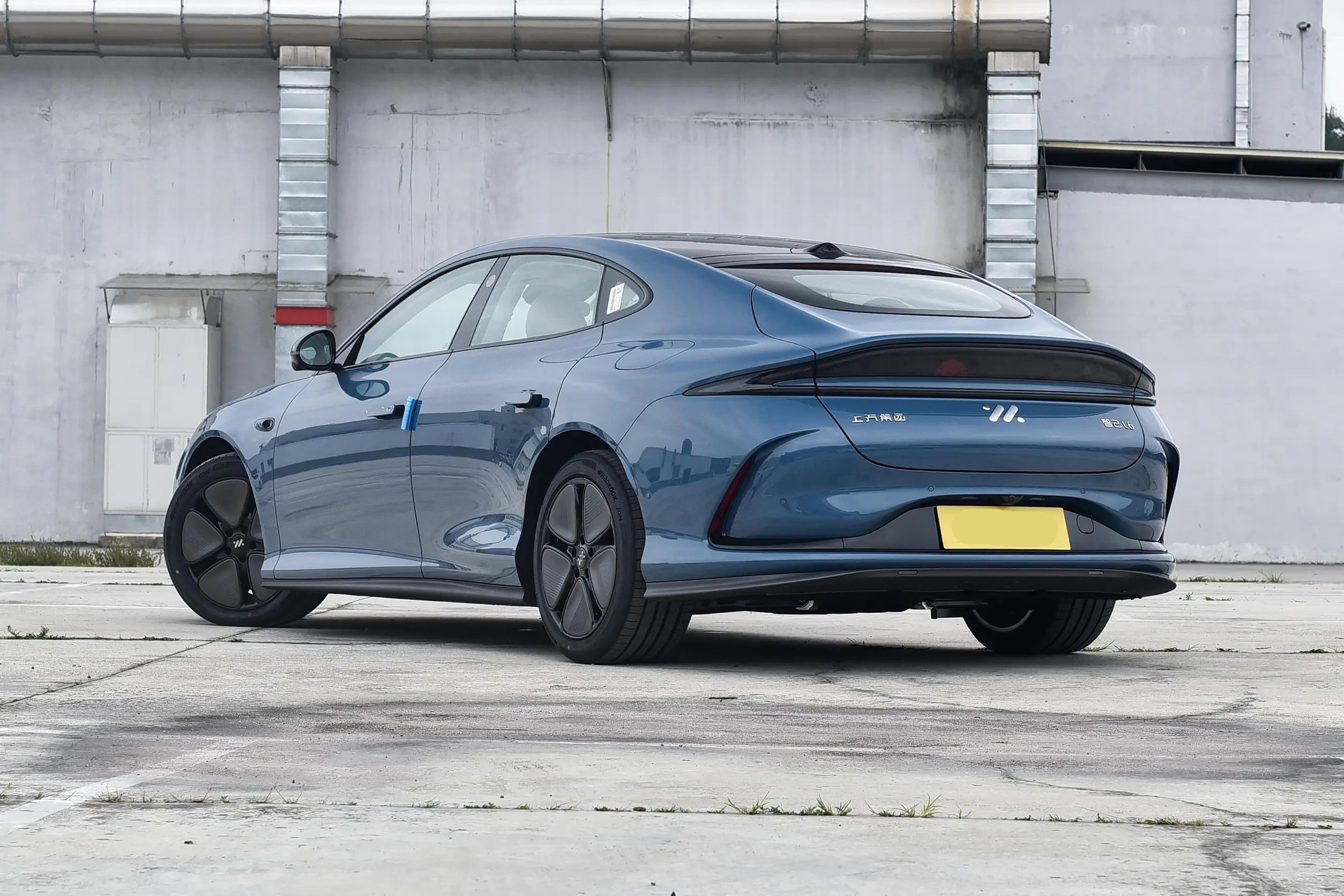 2025 New Car Zhiji L6 Ev Car Luxury 5 Seat Sedan 850km Range Electric Car Fast Charging New Energy Vehicle L6 Sports Car