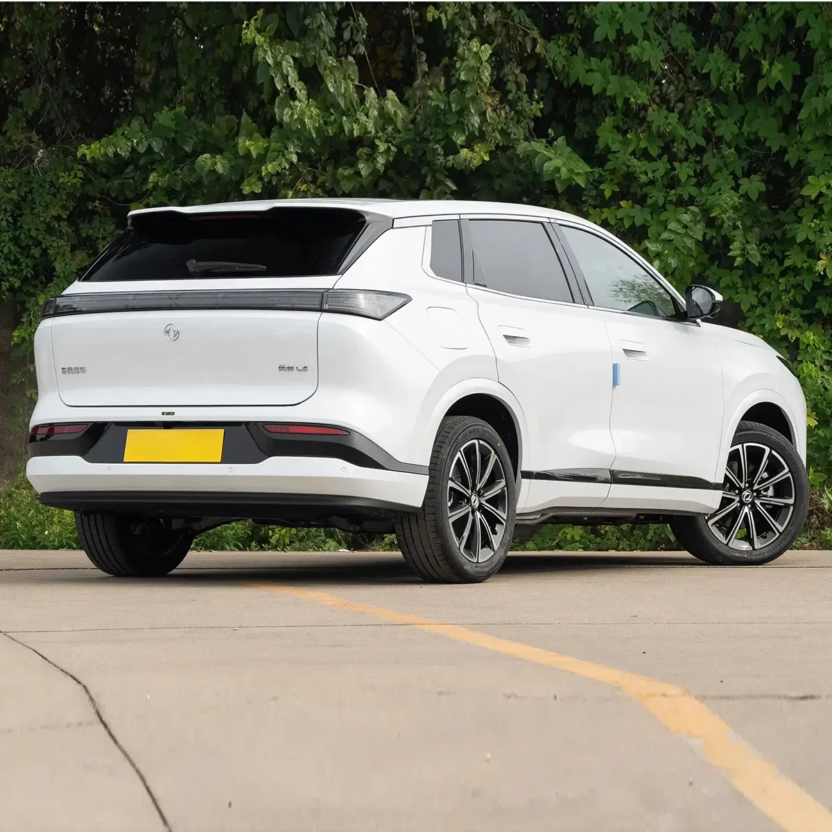 2025 Dongfeng Aeolus L8 Phev 112km Cltc Range 1.5t 4-Speed Dht Plug-in Hybrid SUV