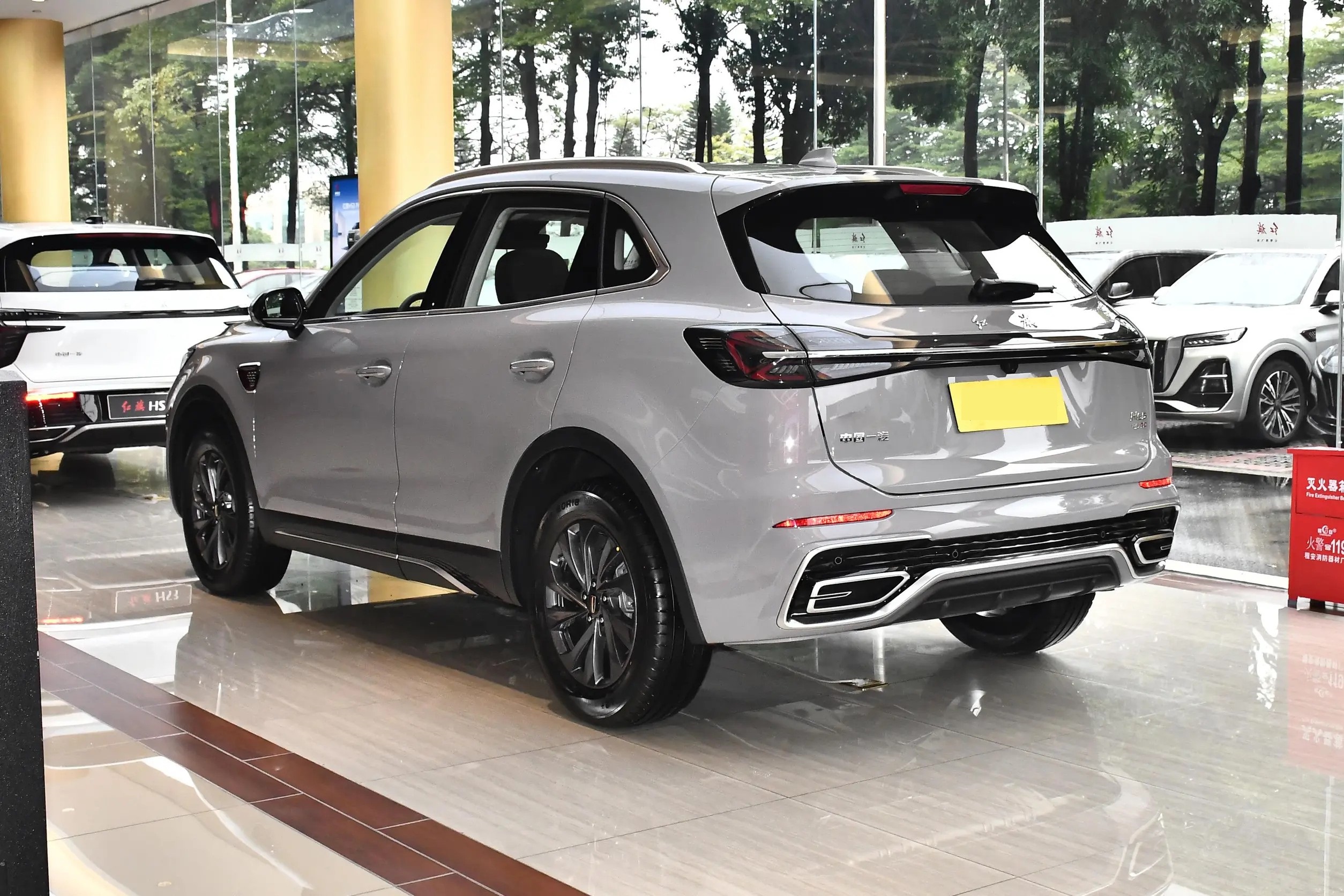 Used Cars Hongqi HS5 Medium SUV Gasoline Suv 2.0T 252Hp L4 8-speed AMT Fuel tank 64L Large Space Family Suv
