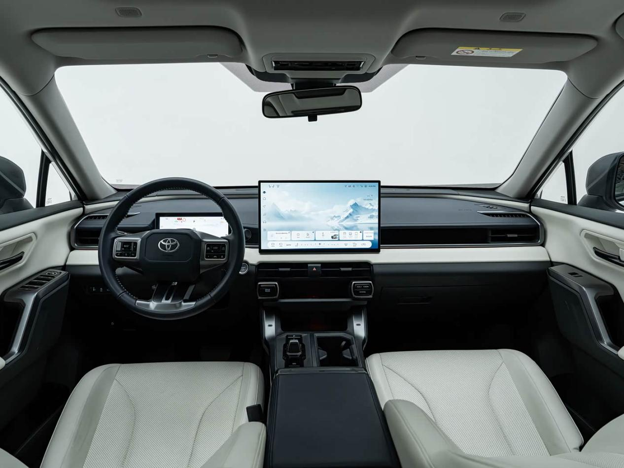 Toyota Rav4 2.0L, SUV essence d'occasion de 2021
