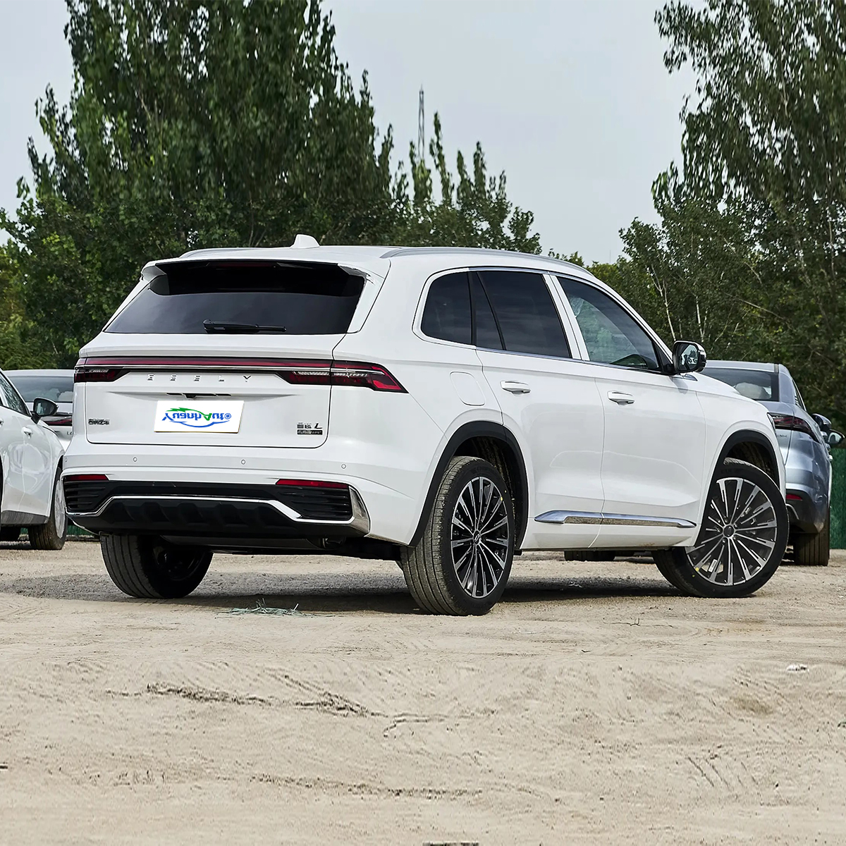 2026 New Car GEELY Monjaro L Xingyue L SUV 2.0T 272 Hp Gasoline Engine Automatic Gearbox Euro VI FWD R20 Tires