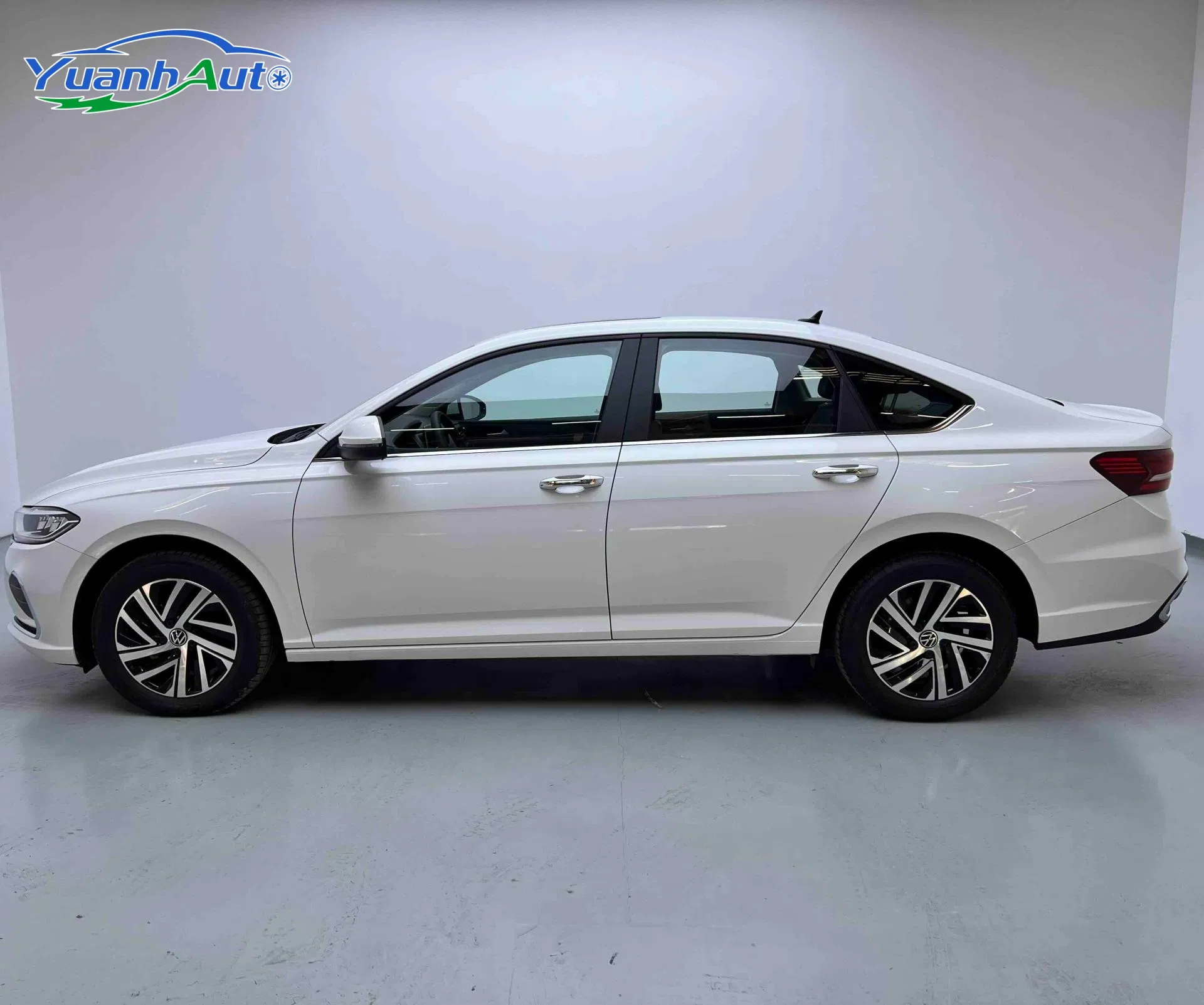 Used Volks wagen Lavida 2024 300tsi DSG Supreme Edition Petrol Sedan Vehicle Car