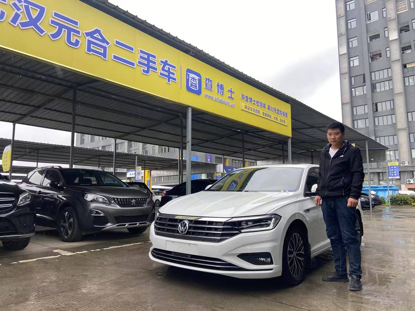 2024 New Wuling Bingo Mini Electric Car for Adults 200km Range Pure Electric EV with Lithium Battery Small New Energy Vehicle