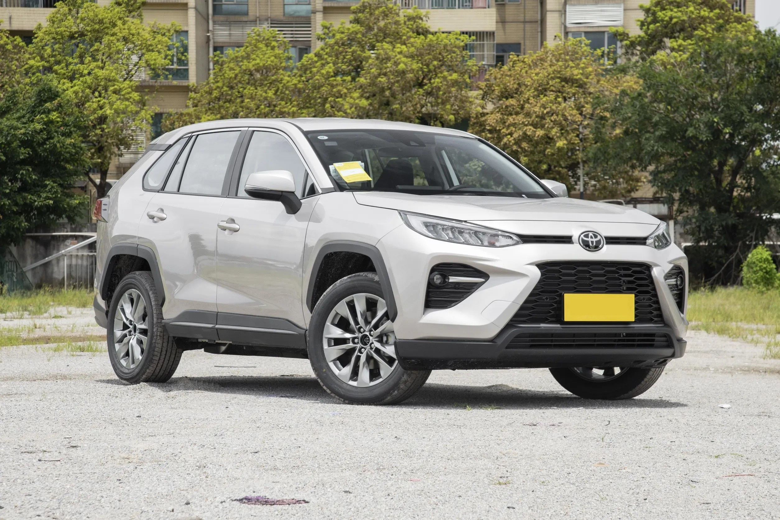 2024 Toyotas Wildlander 5-Seater Hybrid Electric Car with Panoramic Sunroof Compact SUV 180km/h High Speed