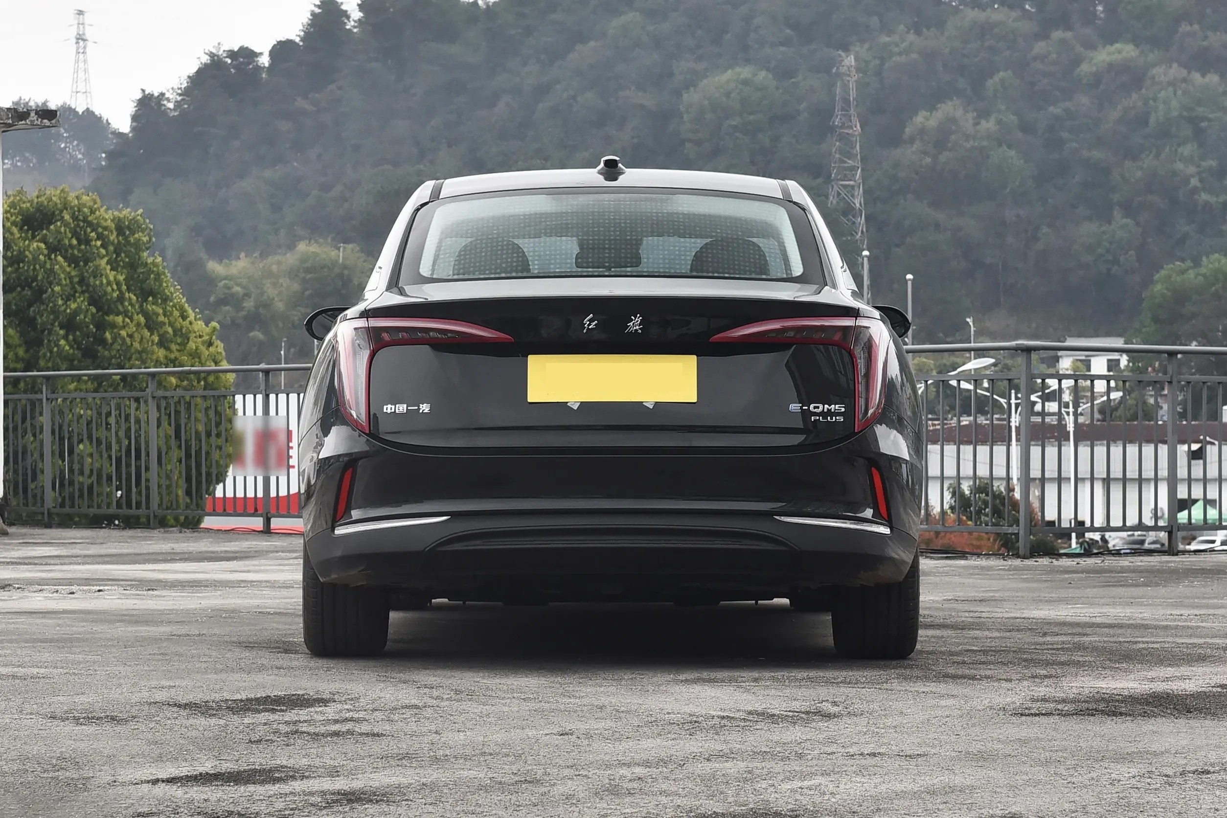2025 Hongqi E-QM5 620km Range New Energy Electric Sedan Private Four-Wheeler Red Flag Car for Adults Hybrid EV Motor