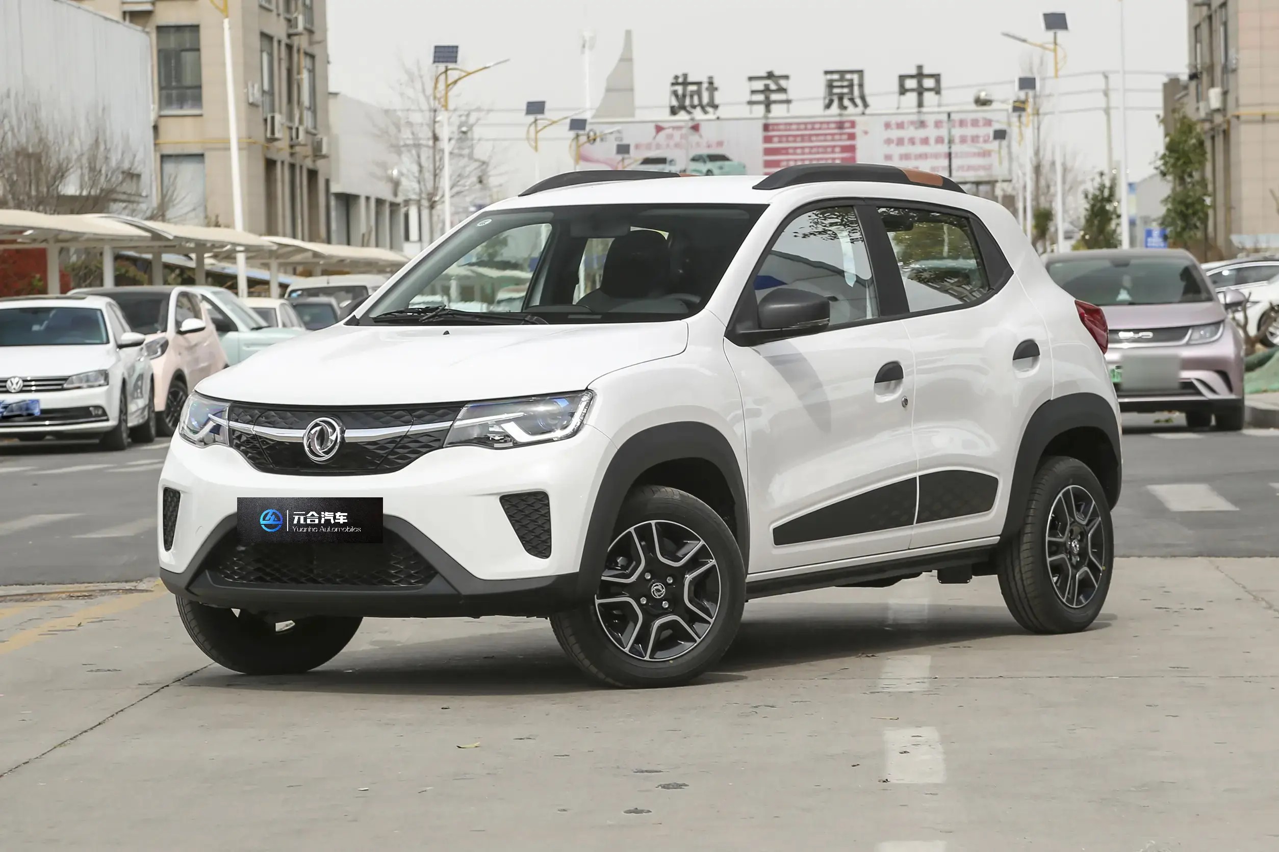 Dongfeng Nano EX1 SUV eléctrico 2025. Innovador vehículo de nueva energía de 4 plazas con volante a la izquierda.