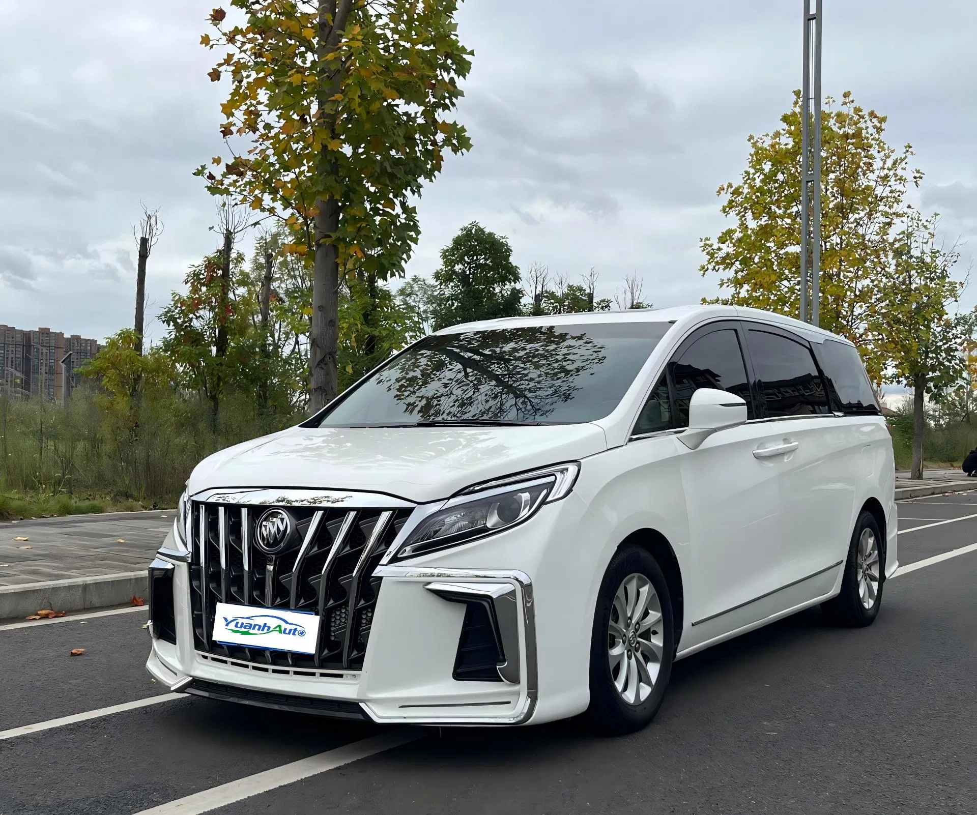 Used Buick Gl8 2017 Model Es 28t Comfort Edition Second-Hand Gasoline Vehicles Car MPV 7seats