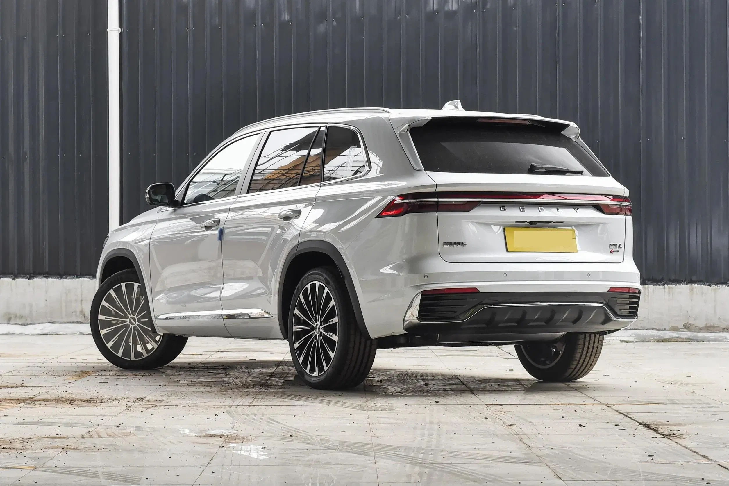 2024 2025 Used Car Hot Selling Geely Monjaro Xingyue L New Energy Vehicles 4WD Geely Hybrid New SUV Car Factory Price