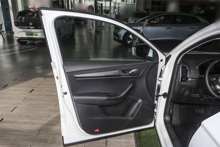 New Cars Luxury 2025 Skoda Karoq TSI280 Automatic FWD Fuel Gasoline Car 5door 5seat SUV